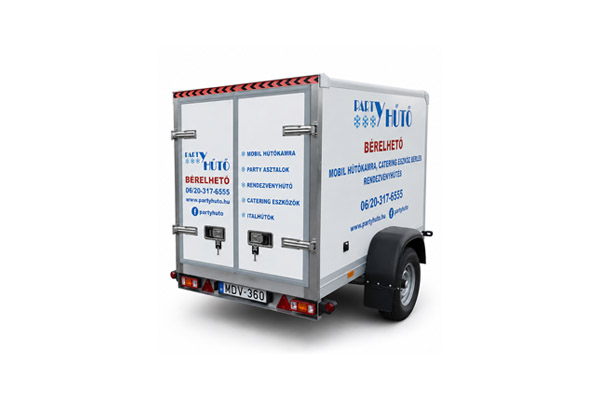 Közepes méretű mobil hűtőkamra utánfutón
